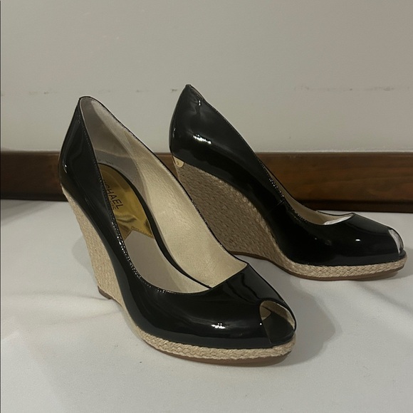 Shoes - Picture 1 of 6